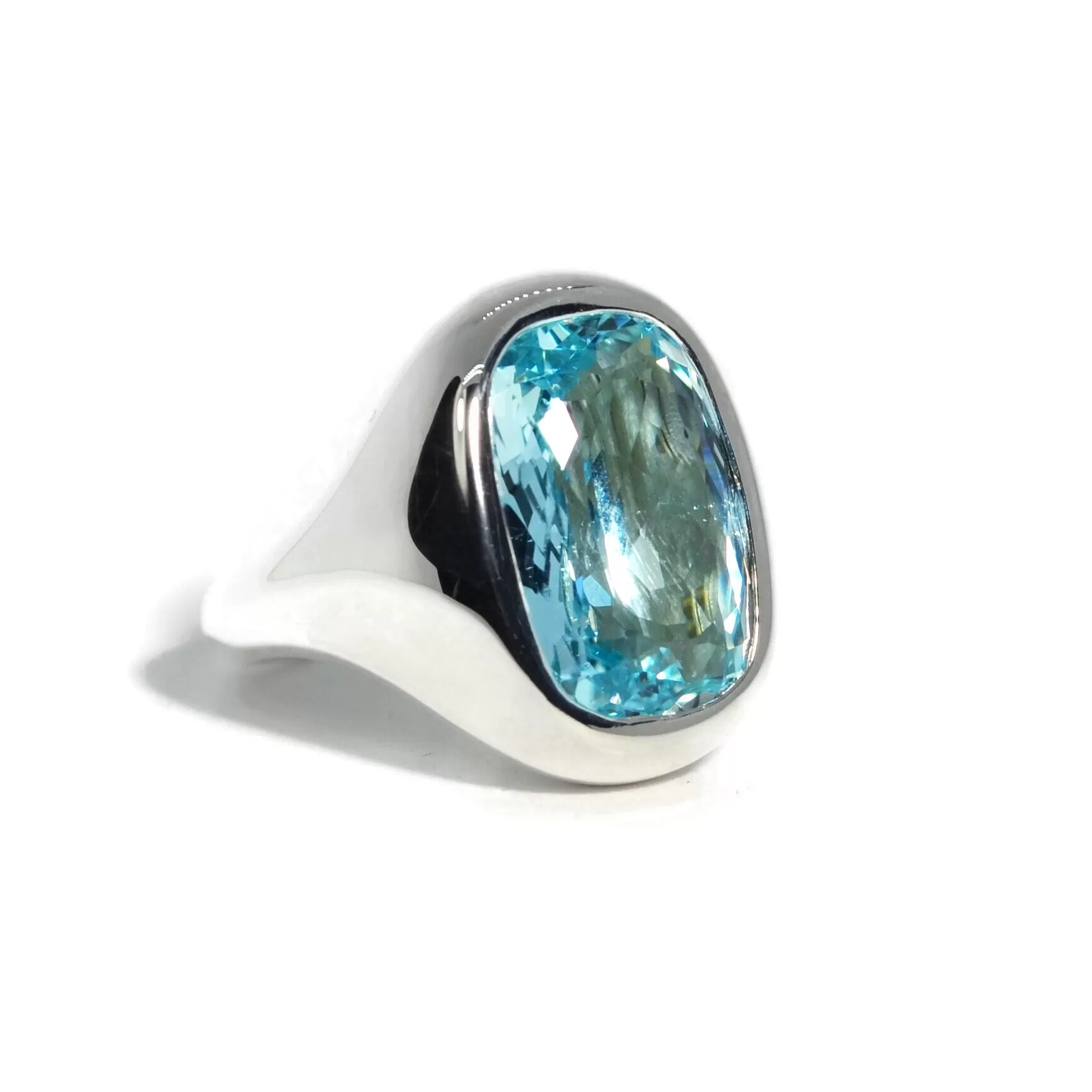 A & Furst - Essential - Cocktail Ring with Sky Blue Topaz, Sterling Silver.