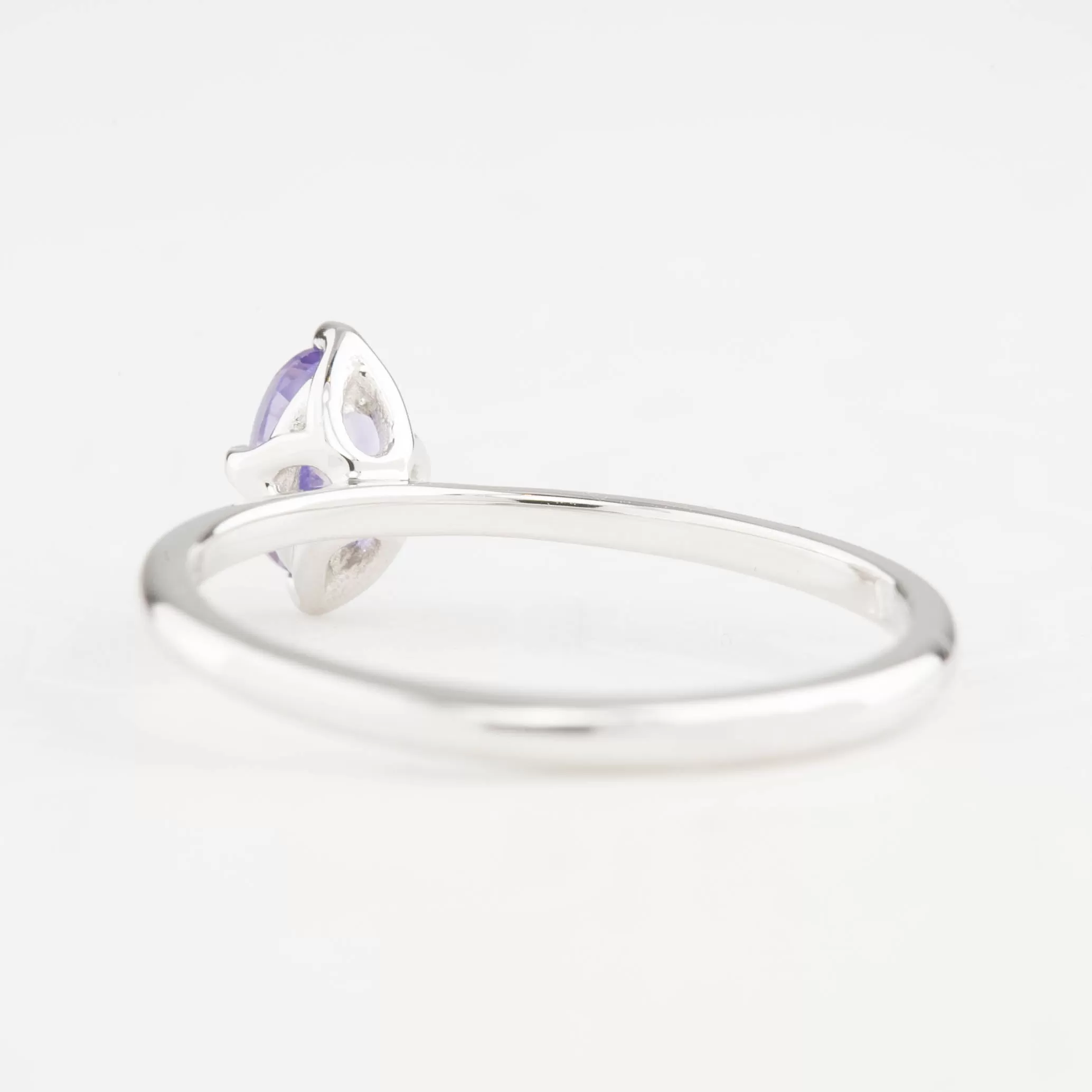 Alice Ring 6mm 0.60ct Purple Madagascar Sapphire, 14k White Gold