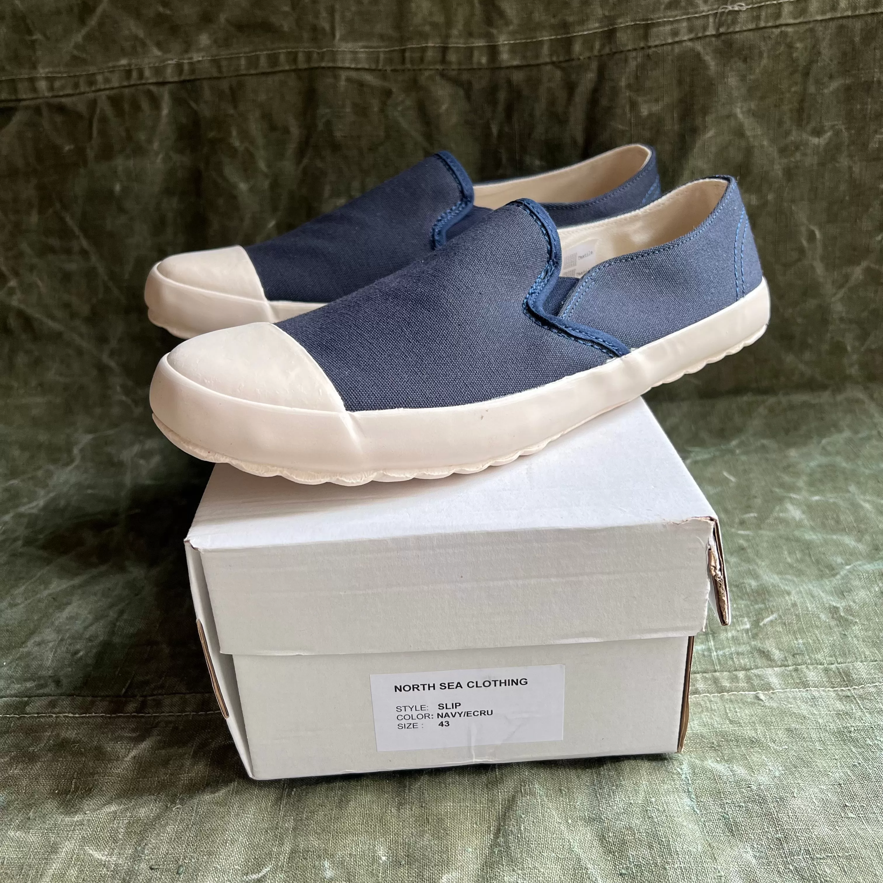 ARCHIVE SALE - MK 1 SLIP-ON, NAVY/ECRU