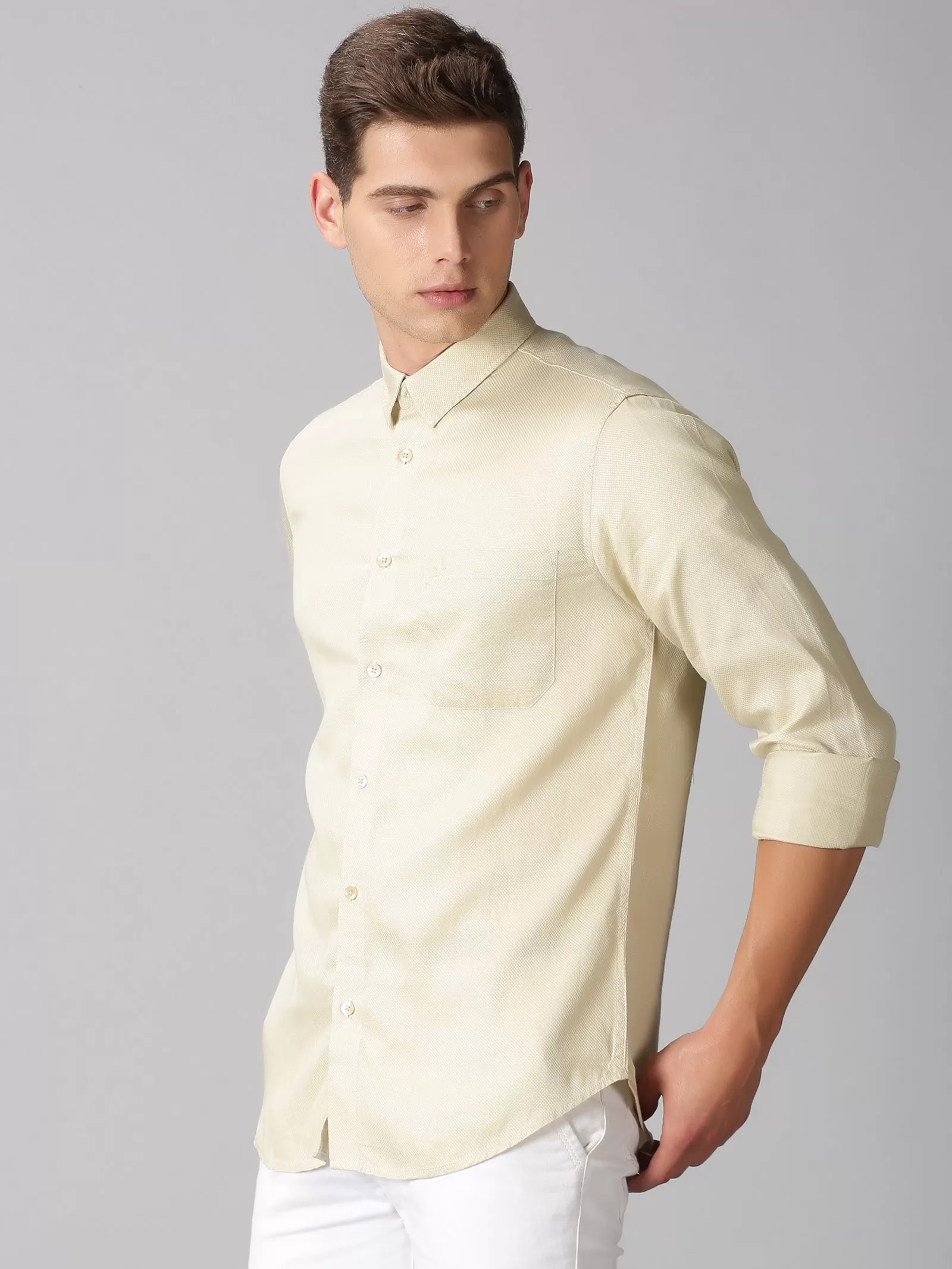 MEN'S DOBBY LT BEIGE SOLID SLIM FIT SHIRT