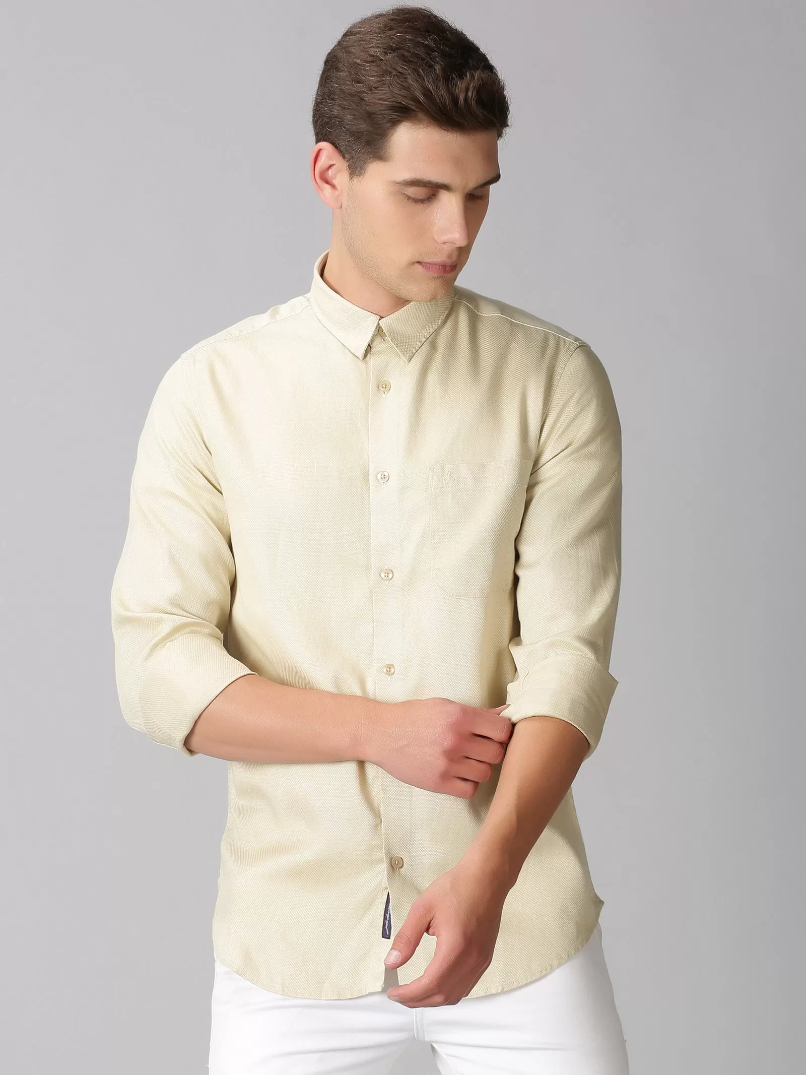 MEN'S DOBBY LT BEIGE SOLID SLIM FIT SHIRT