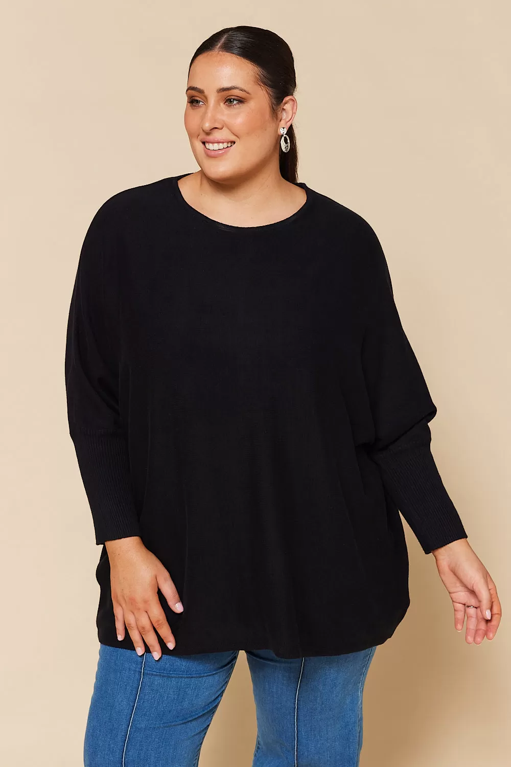 Mia Oversized Jumper in Black