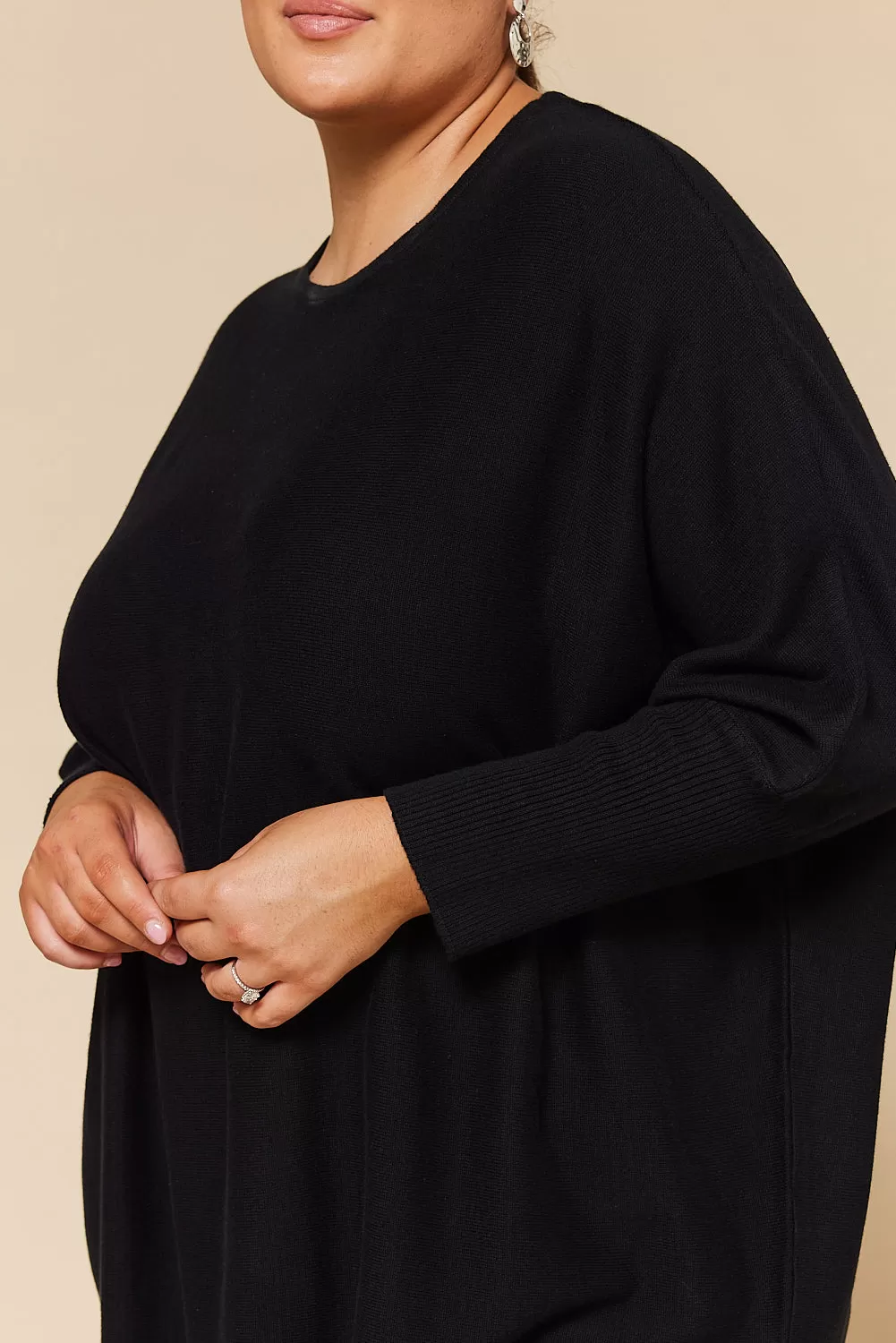 Mia Oversized Jumper in Black