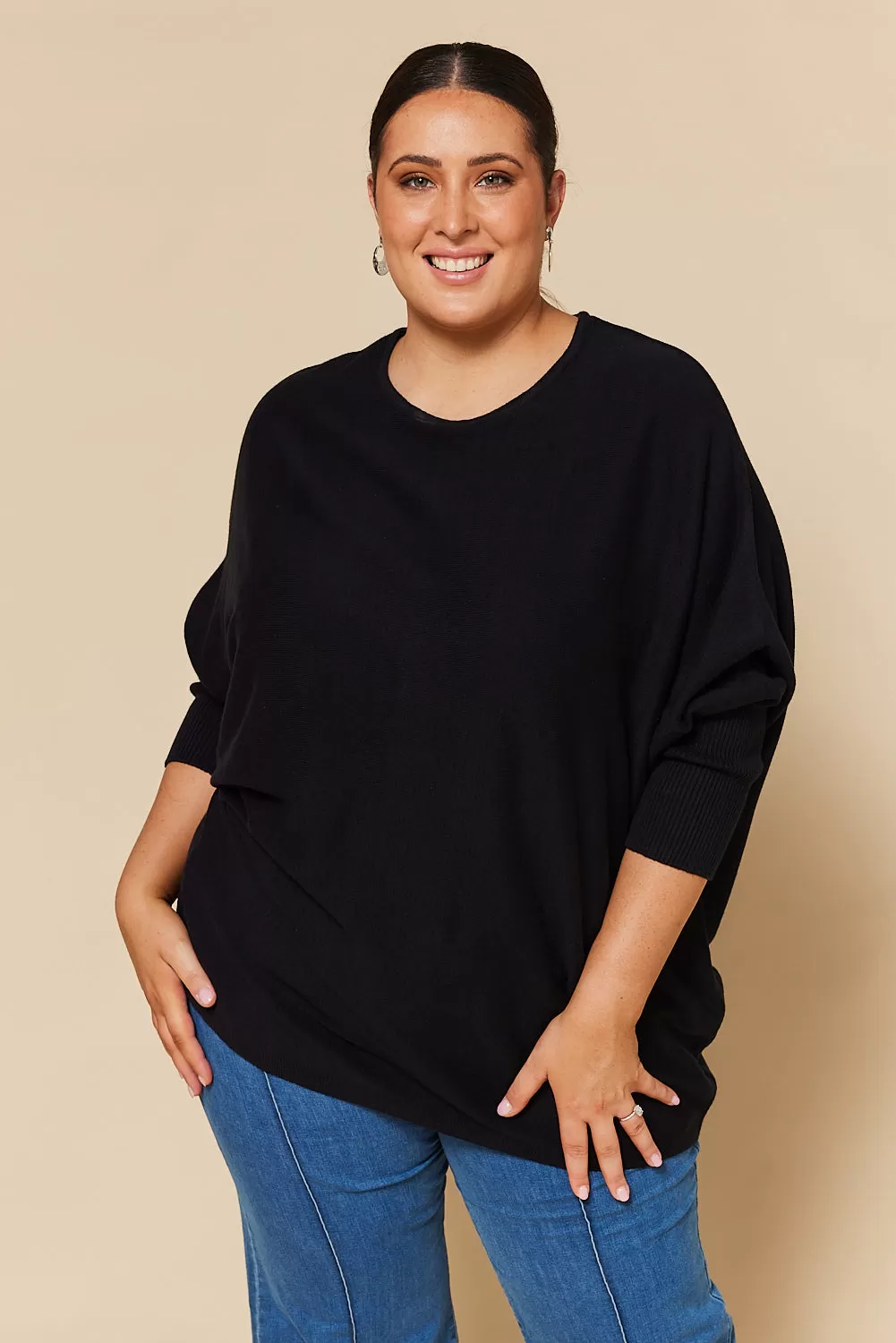 Mia Oversized Jumper in Black