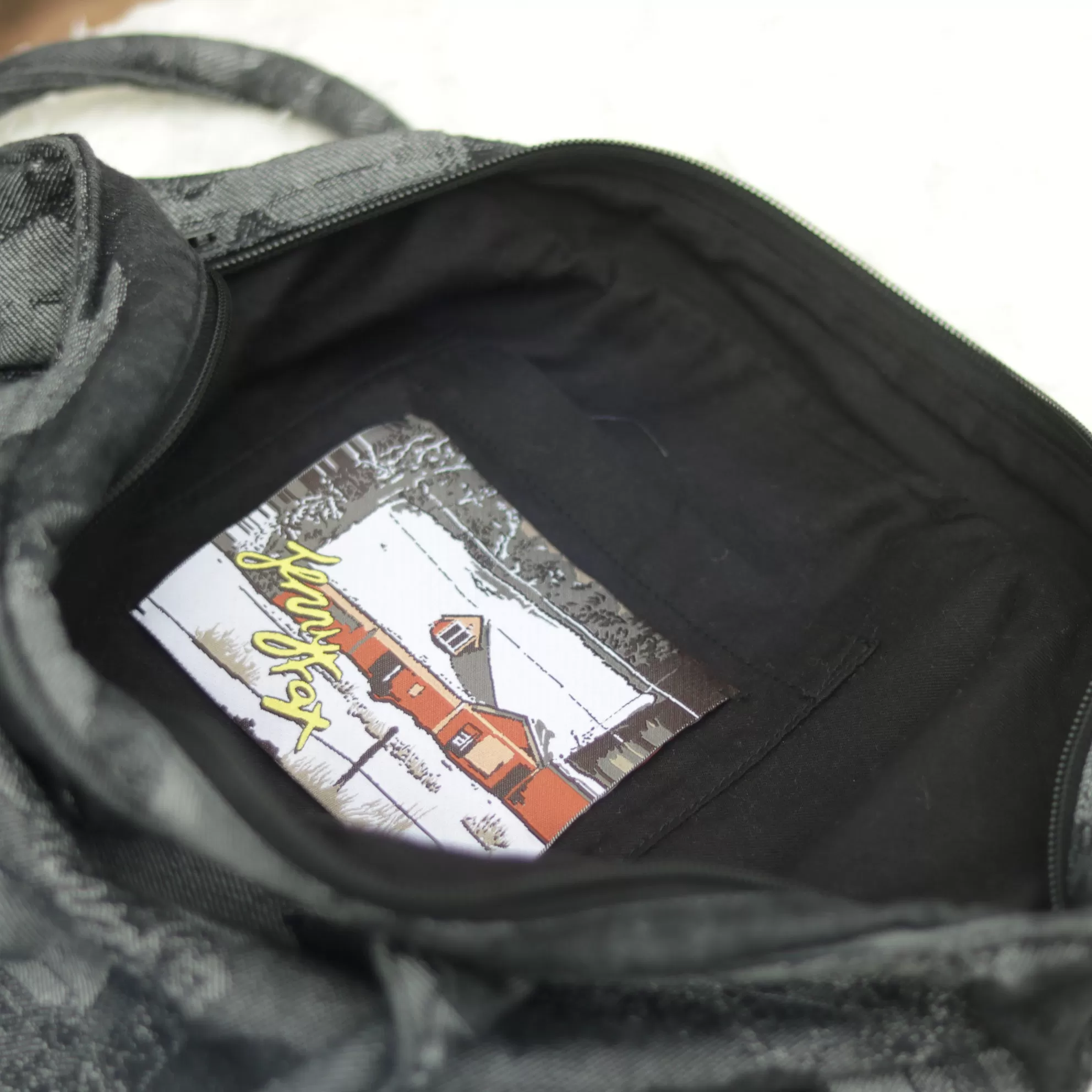 Misery Souvenir Tote / Black