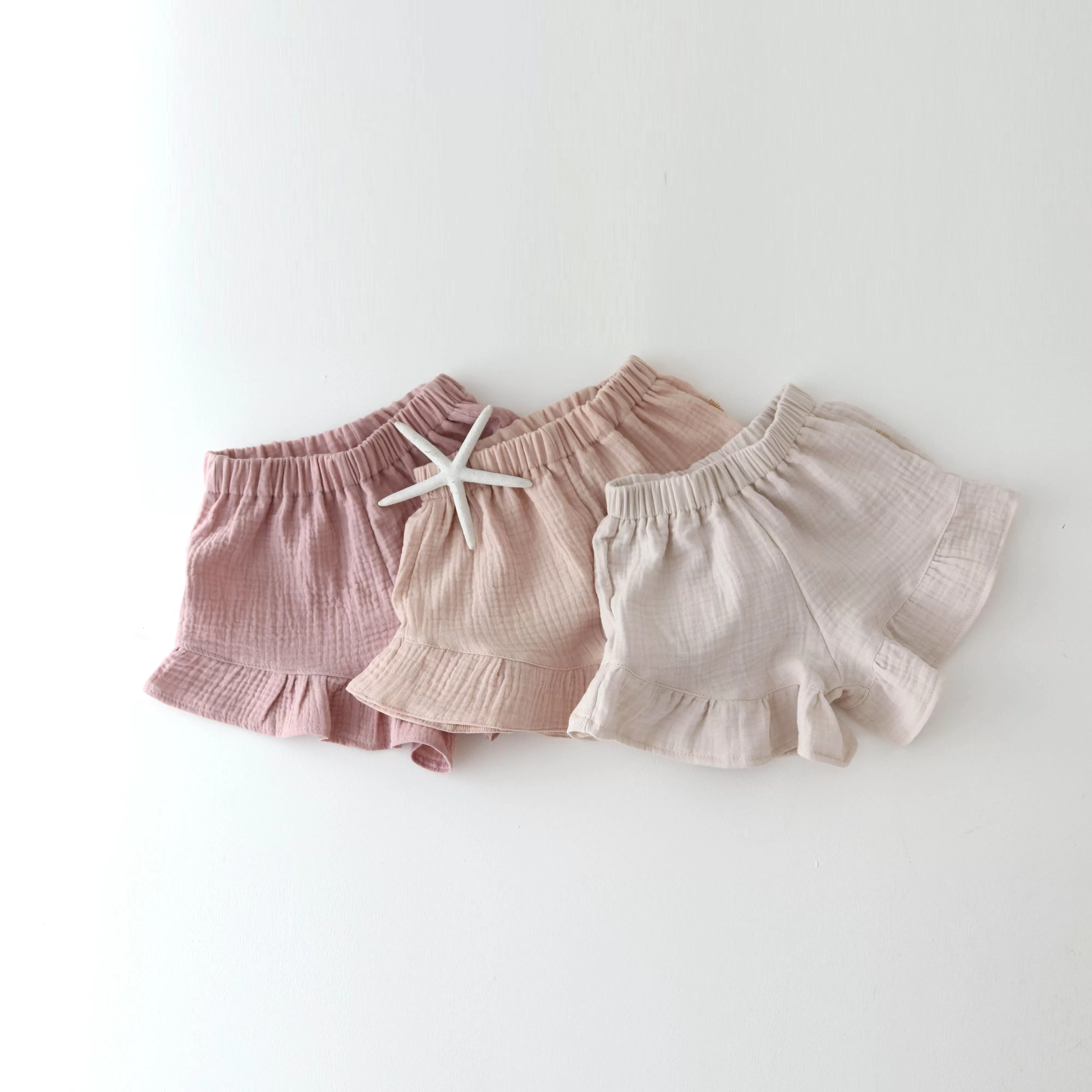 Muslin shorts with a ruffle - PASTEL LILAC