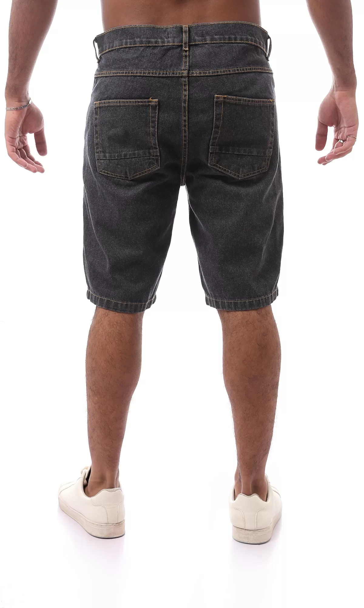 O165562 Men Shorts