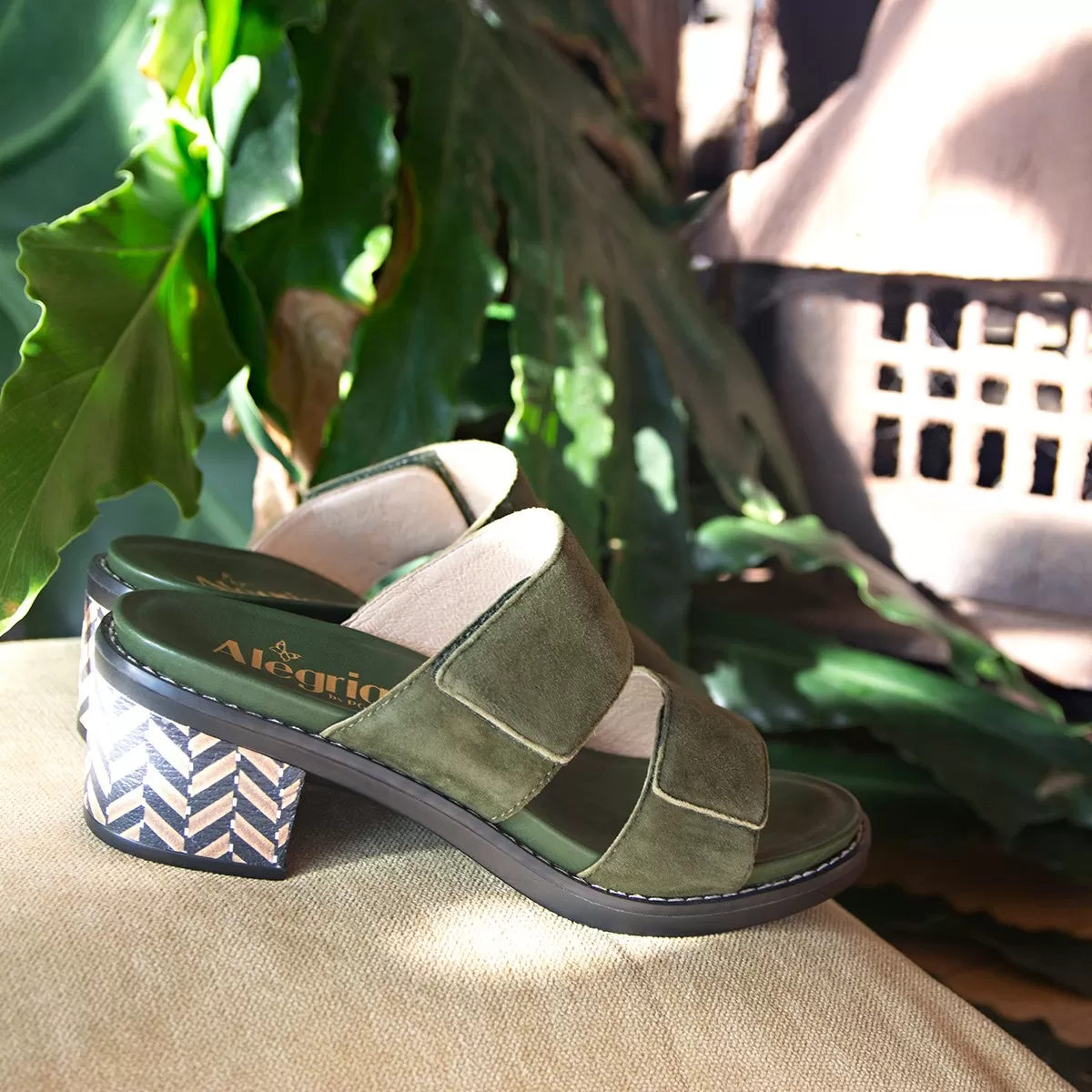 Tia Pine Sandal