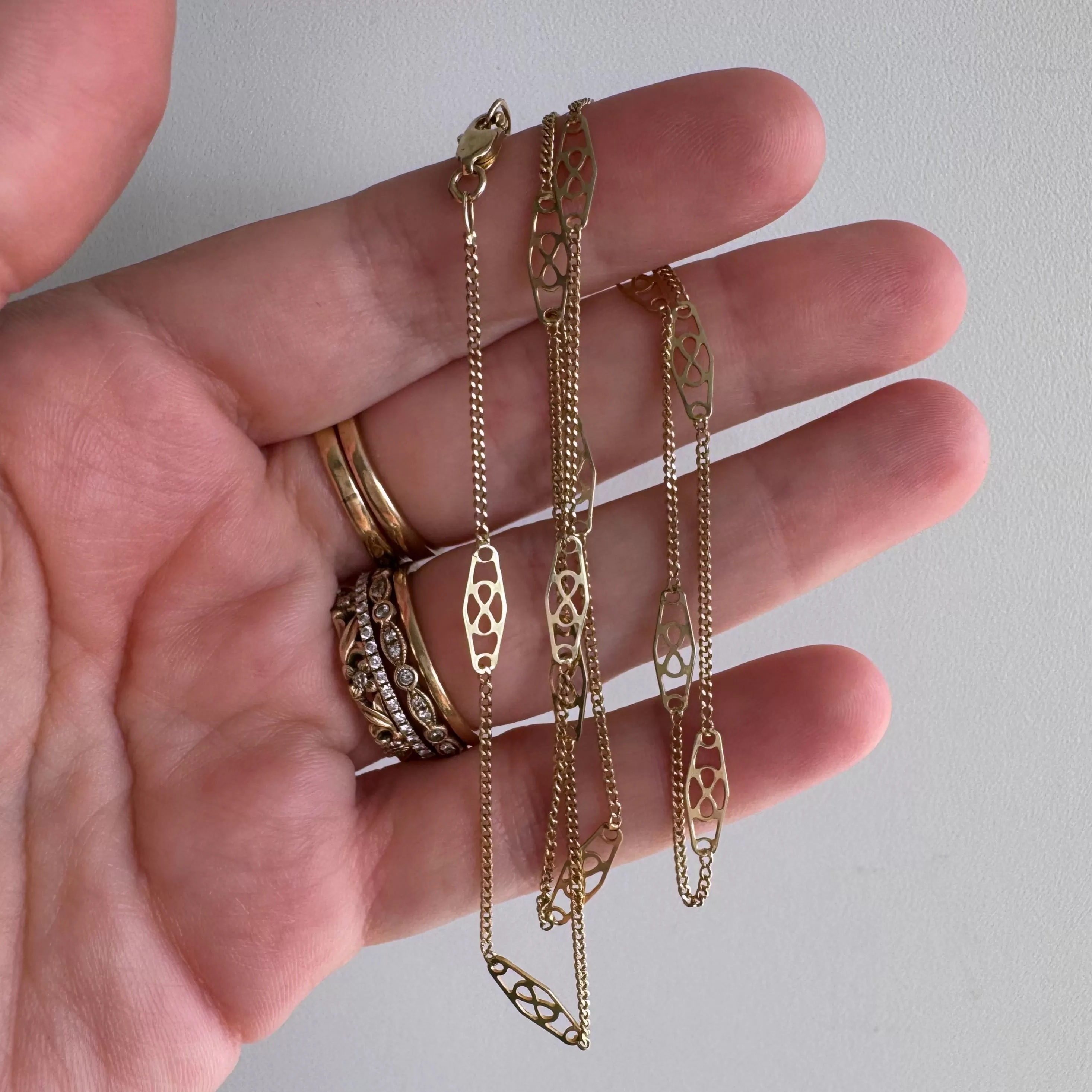 V I N T A G E // deco infinity / 14k yellow gold filigree and curb station chain necklace / just shy of 19.5, 3g