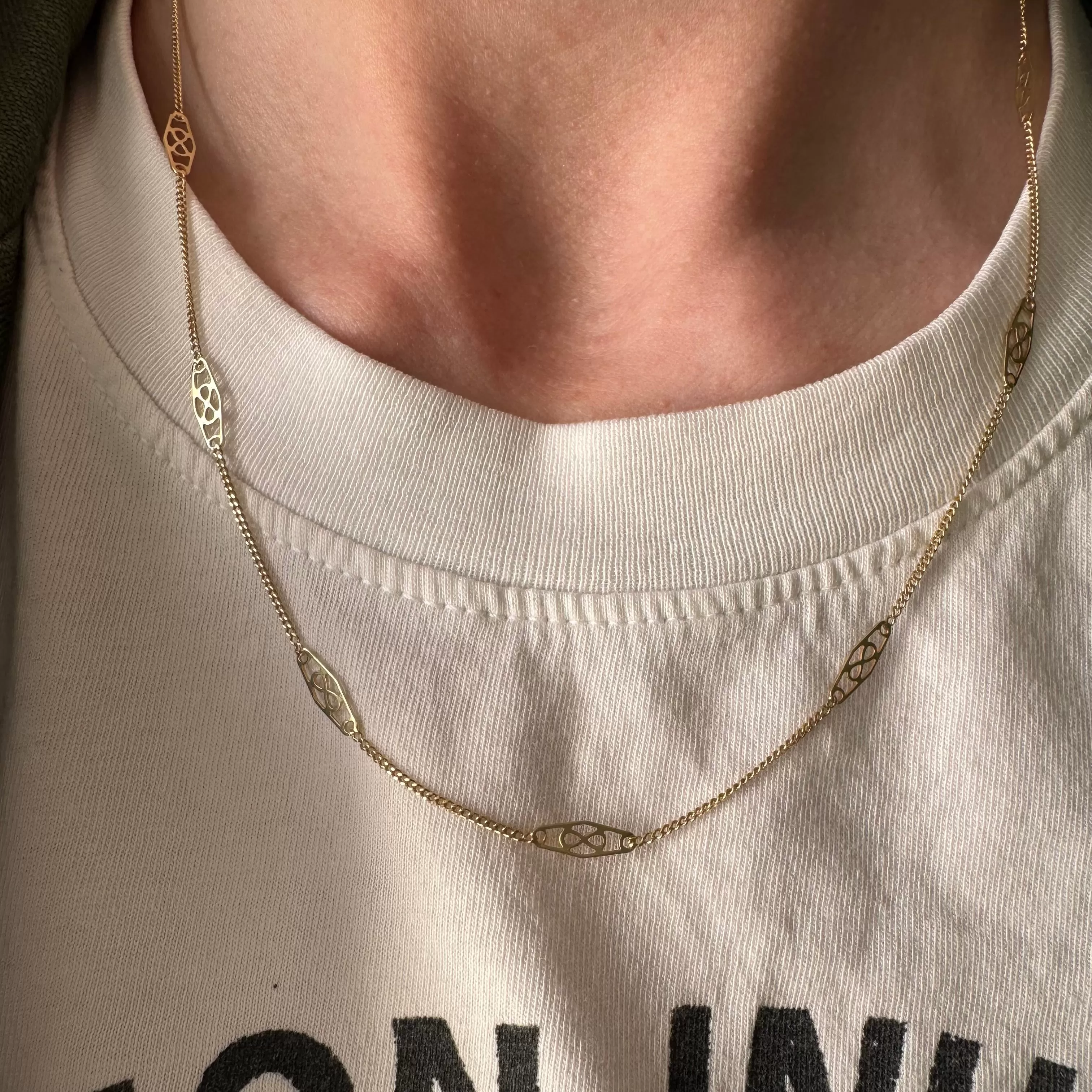 V I N T A G E // deco infinity / 14k yellow gold filigree and curb station chain necklace / just shy of 19.5, 3g