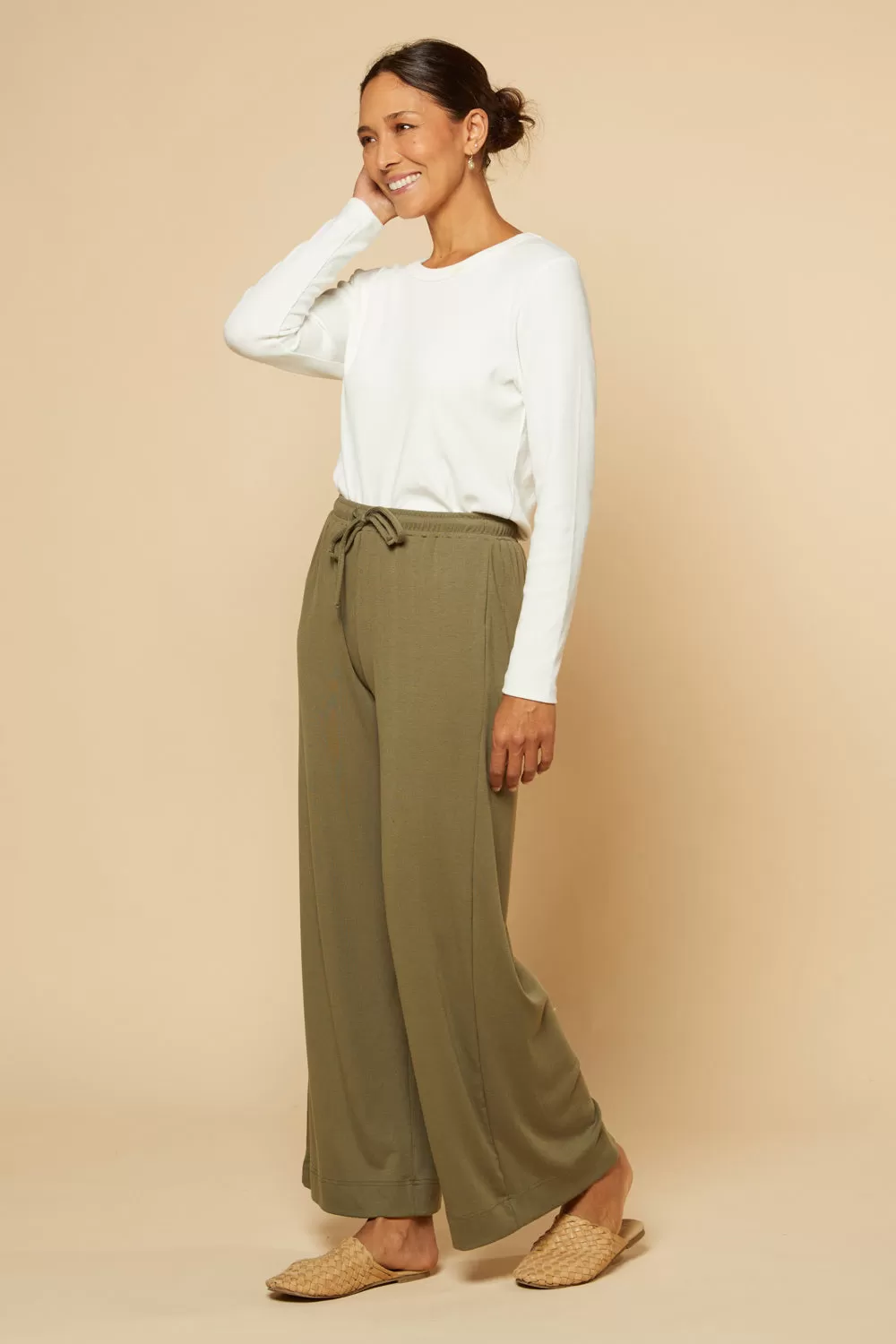 Wide Leg Stretch Pants in Khaki